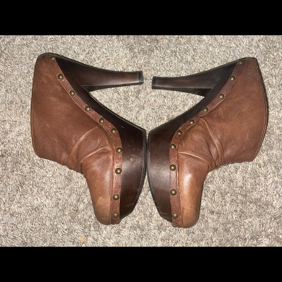 Guess distressed leather wooden clog heels - Picture 11 of 11